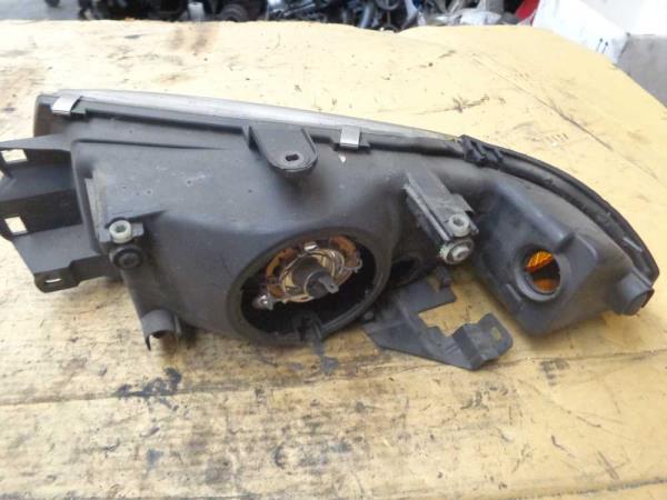 PHARE DROIT MITSUBISHI - Vue 2